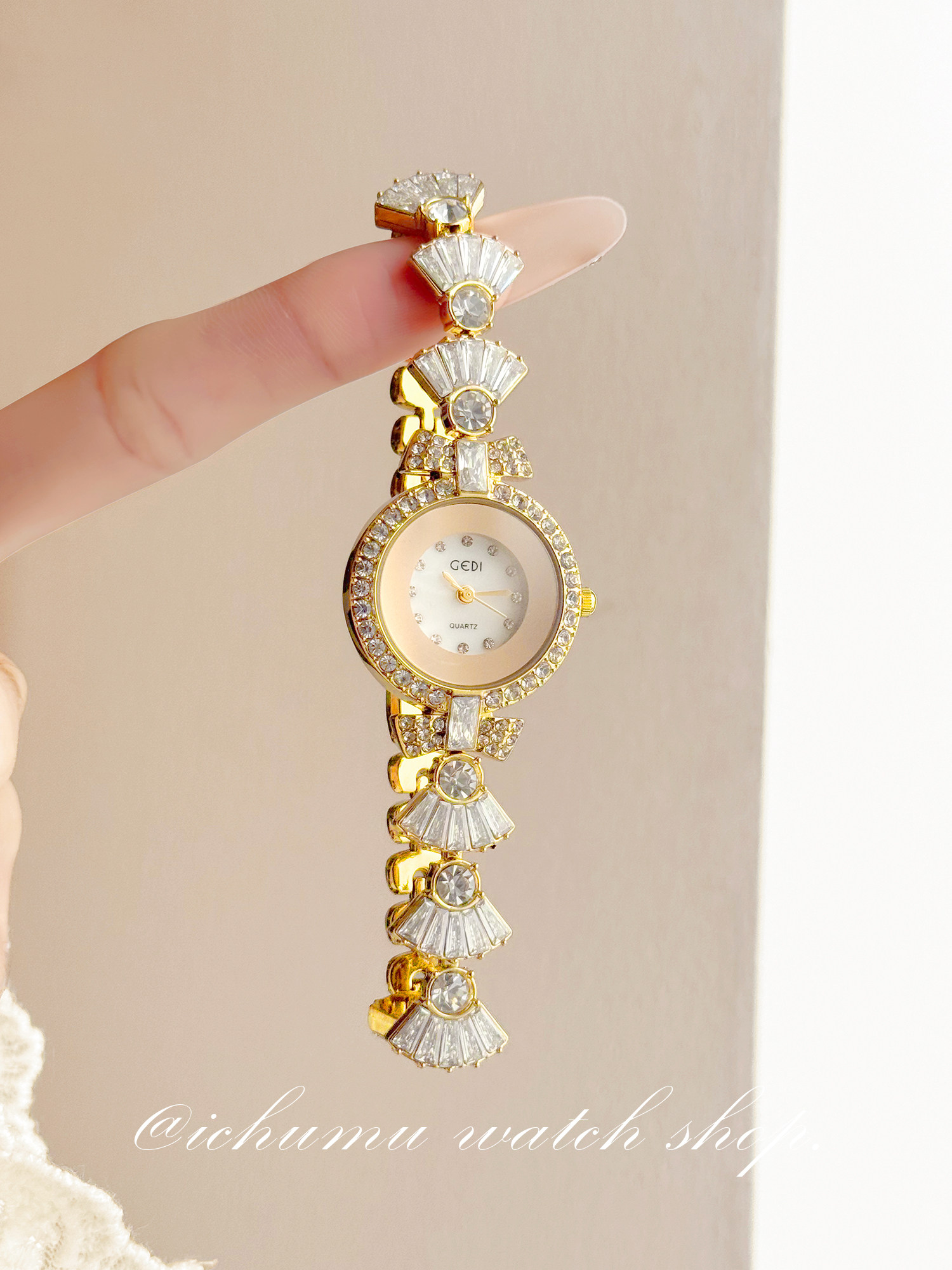 Zegarek damski Mermaid, lekki  – Luxury Watch Diamond recenzja i cena