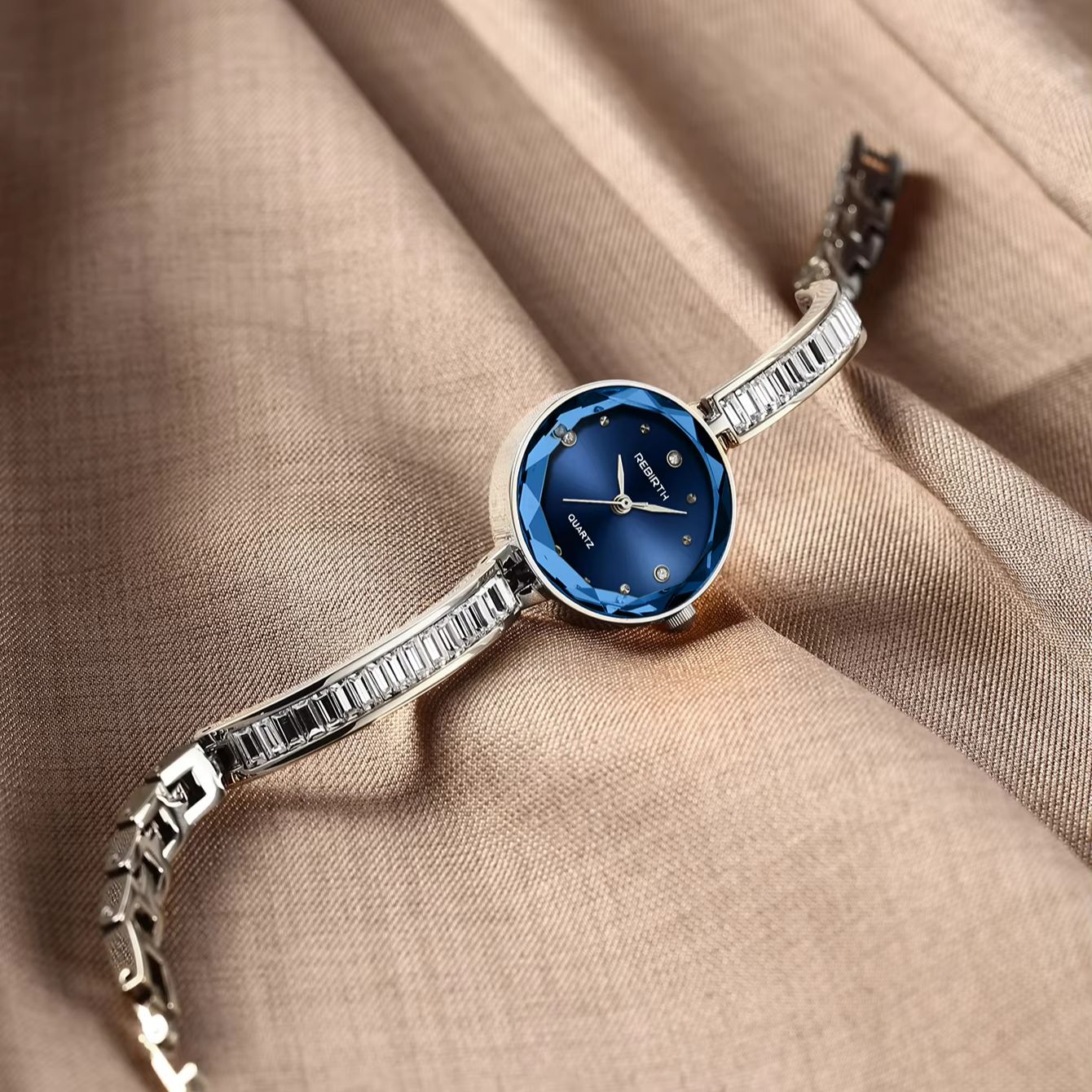 Lekki, luksusowy damski zegare – Quiet Luxury Watch recenzja i cena