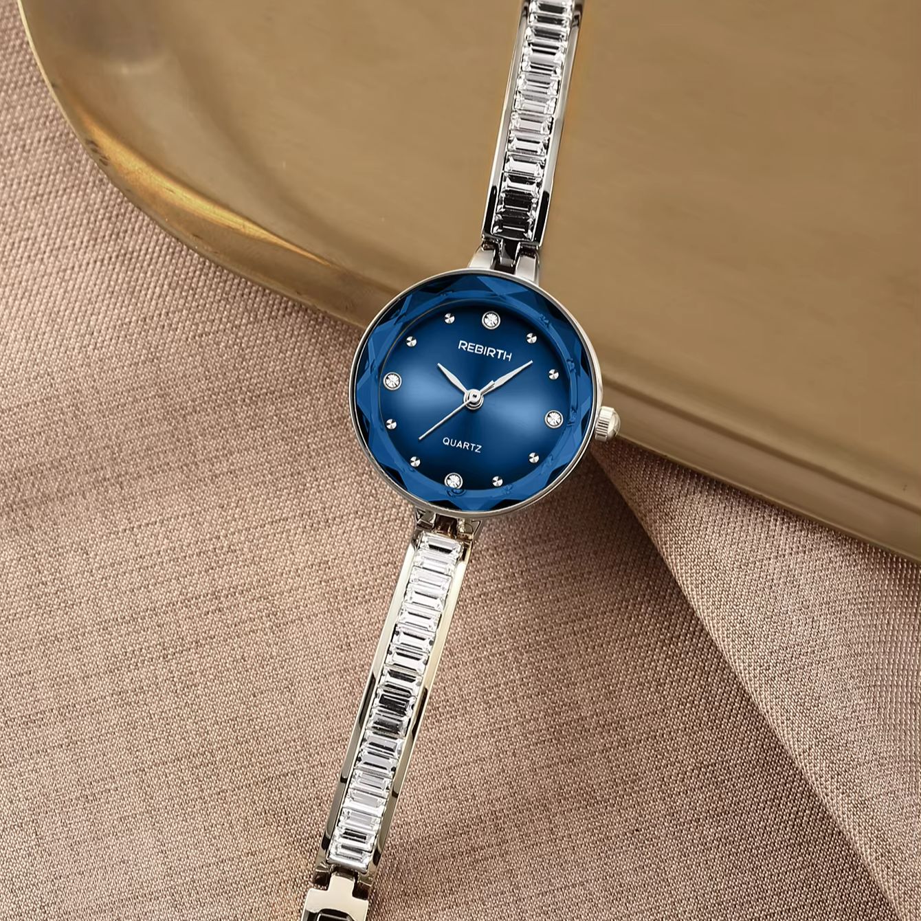 Lekki, luksusowy damski zegare – Quiet Luxury Watch recenzja i cena